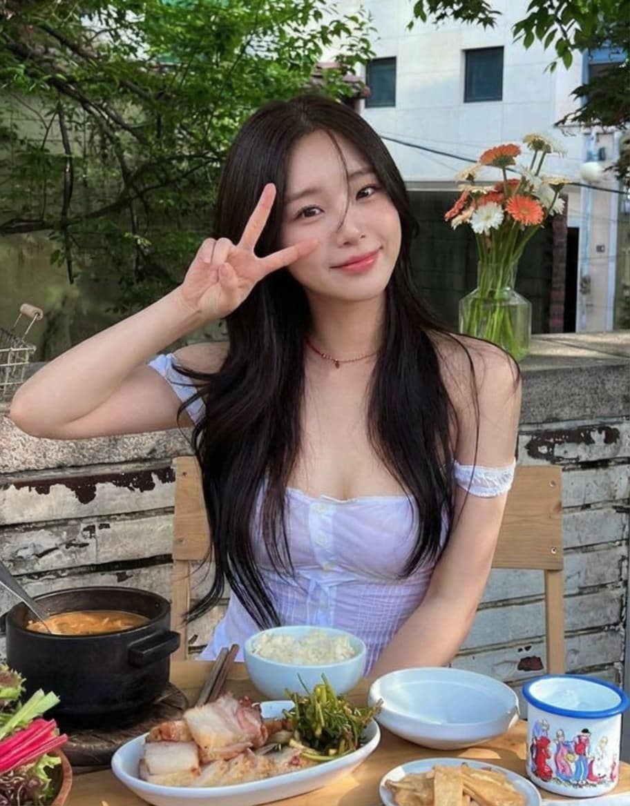 Pose Remix carousel 12